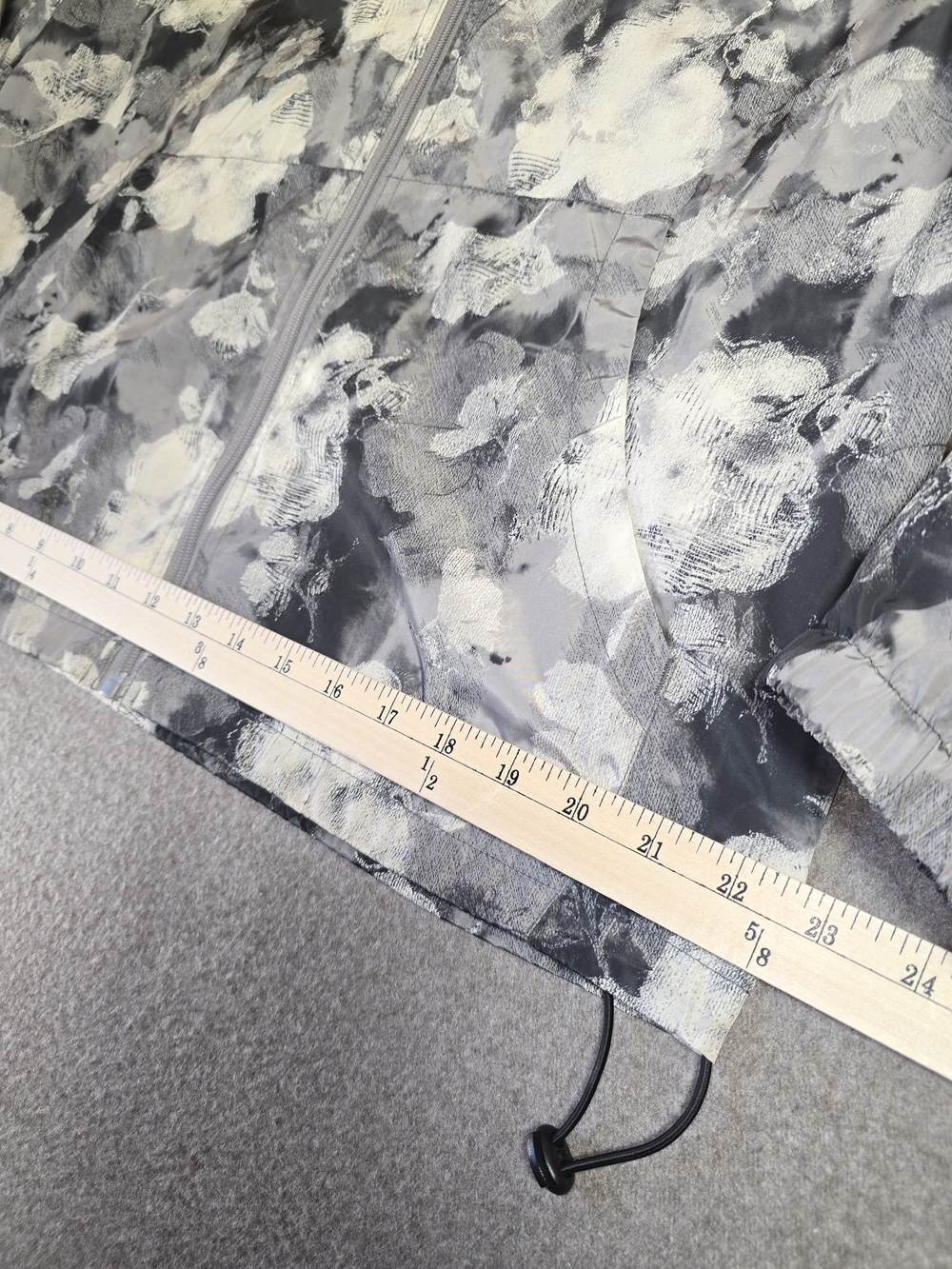 Original Use Gray & White Floral Windbreaker Medium - Picture 11 of 16